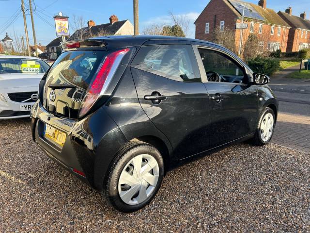 2016 Toyota Aygo 1.0 VVT IX-PLAY HATCHBACK 5DR PETROL MAN