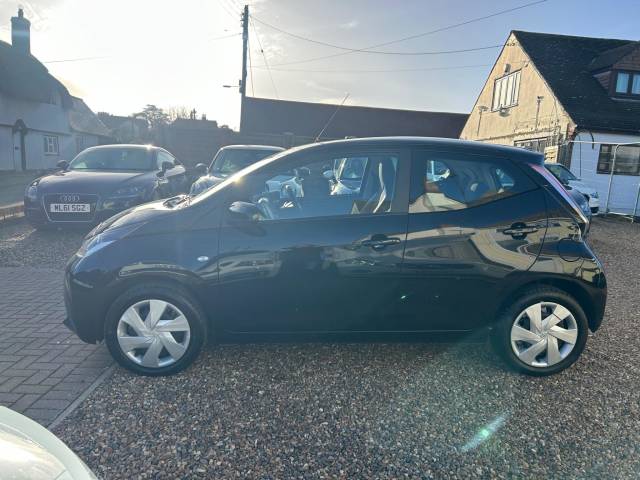 2016 Toyota Aygo 1.0 VVT IX-PLAY HATCHBACK 5DR PETROL MAN