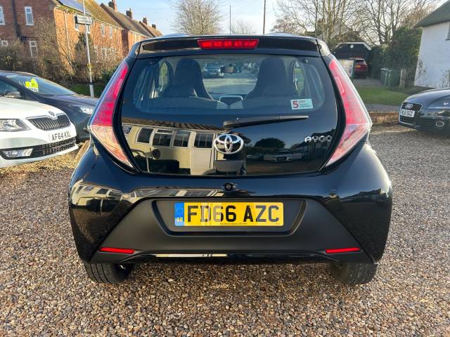 2016 Toyota Aygo 1.0 VVT IX-PLAY HATCHBACK 5DR PETROL MAN
