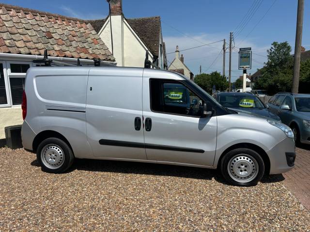 2017 Vauxhall Combo 1.4 2000 16v Panel Van 3dr Petrol Manual FWD L1 H1 (s/s) (163 g/km, 94 bhp)