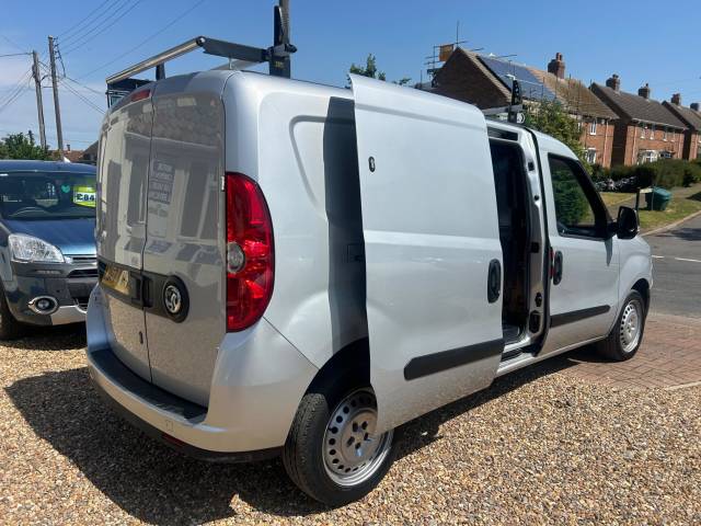 2017 Vauxhall Combo 1.4 2000 16v Panel Van 3dr Petrol Manual FWD L1 H1 (s/s) (163 g/km, 94 bhp)