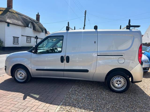 2017 Vauxhall Combo 1.4 2000 16v Panel Van 3dr Petrol Manual FWD L1 H1 (s/s) (163 g/km, 94 bhp)