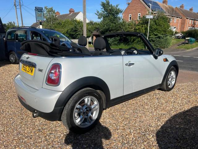 2012 Mini Convertible 1.6 One Auto Euro 5 2dr