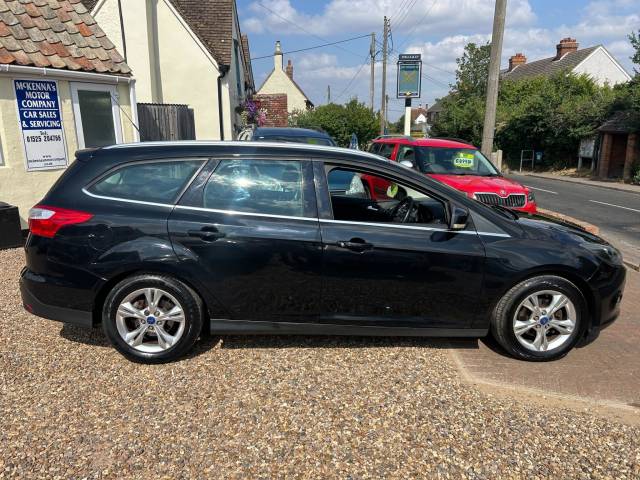 2011 Ford Focus 1.6 Zetec Estate 5dr Petrol Manual Euro 5 (105 ps)
