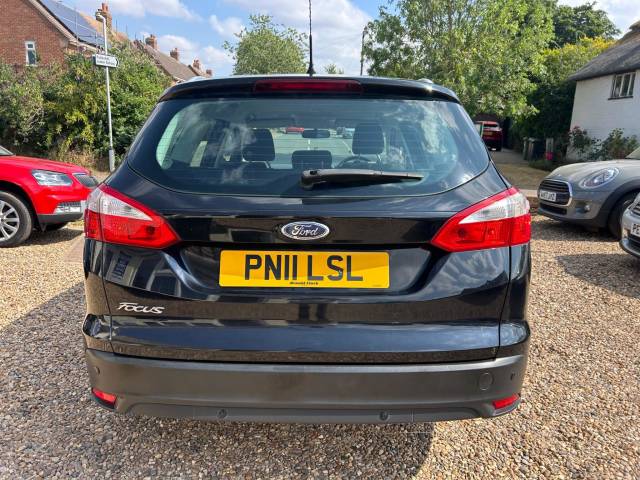 2011 Ford Focus 1.6 Zetec Estate 5dr Petrol Manual Euro 5 (105 ps)